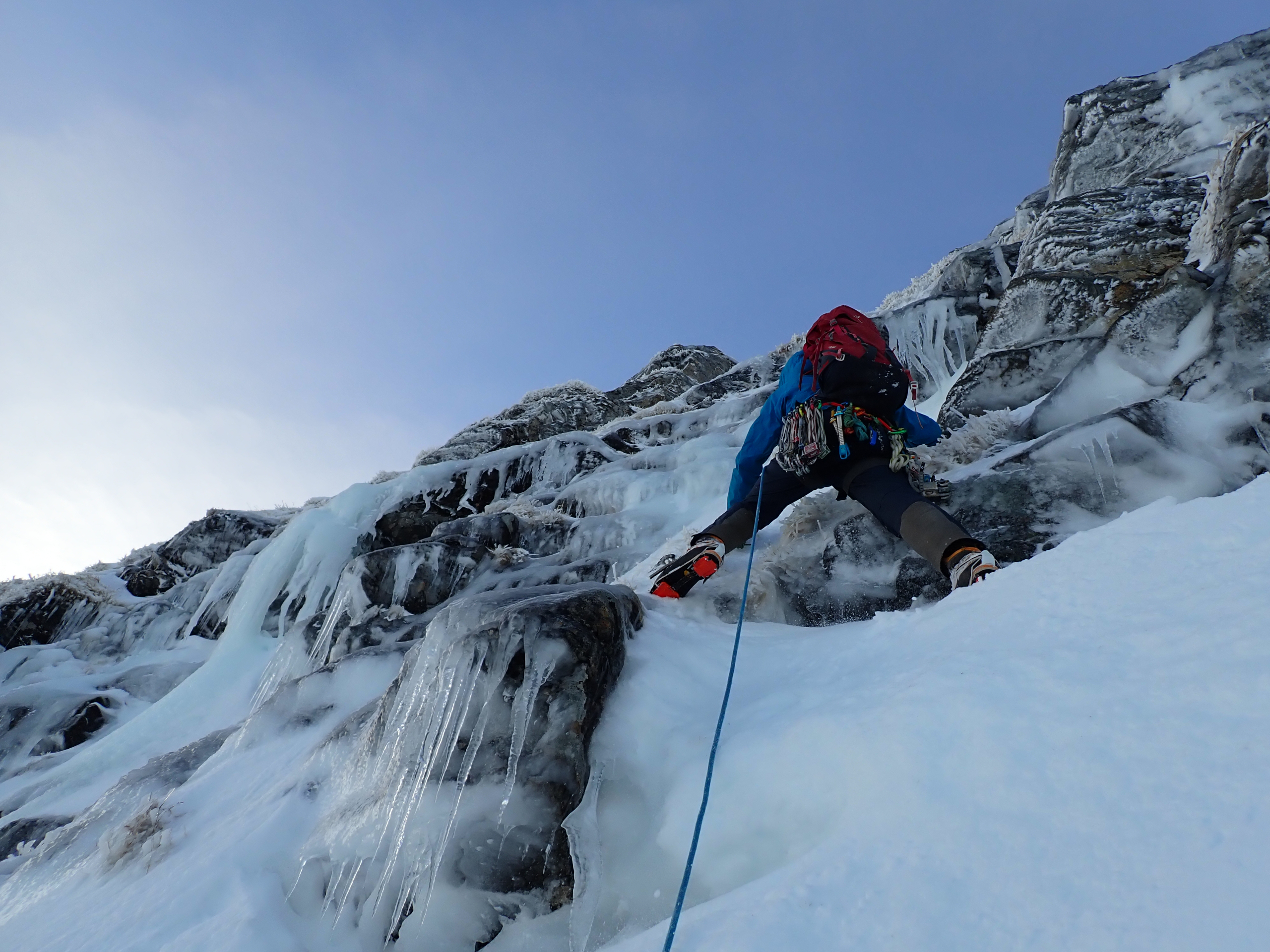 picture of ice climber on a "cold climb" in the North West Highlands