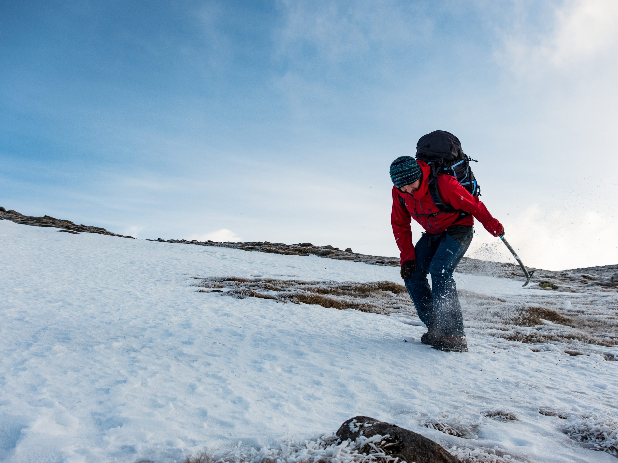 Cutting steps in neve (snow ice)